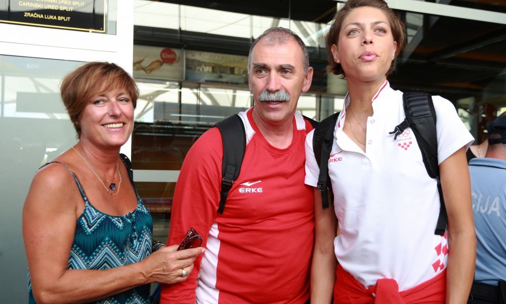 Blanka s majkom Venerom i ocem Joškom 2016. godine