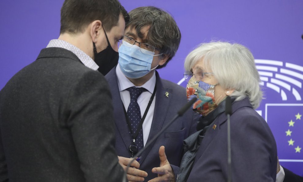 Antoni Comin, Carles Puigdemont i Clara Ponstati