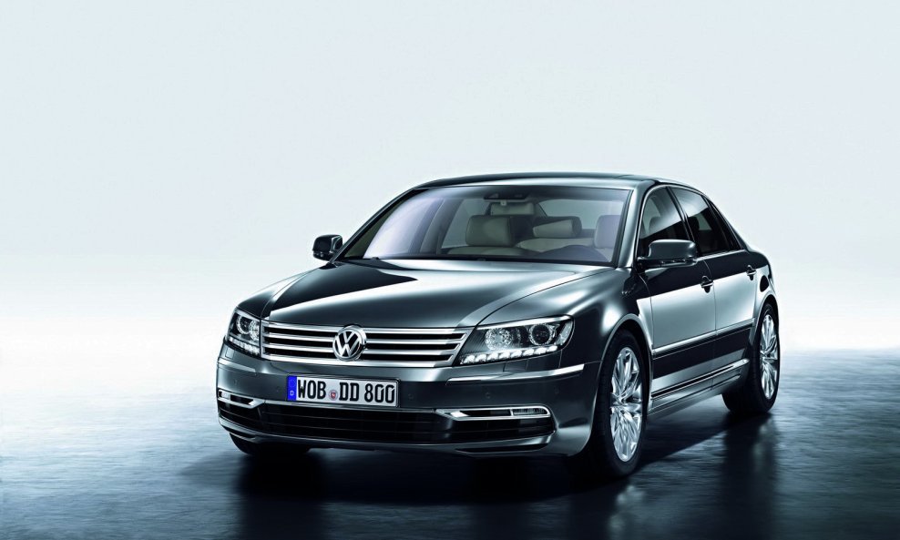 2011-VW-Phaeton-1