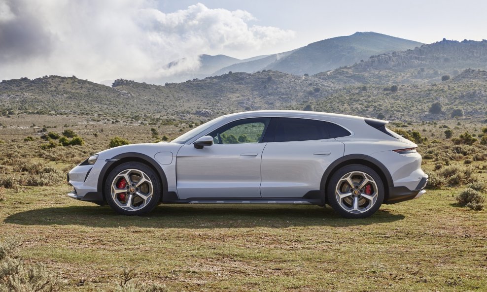 Porsche Taycan Cross Turismo je allround verzija sportske limuzine Taycan