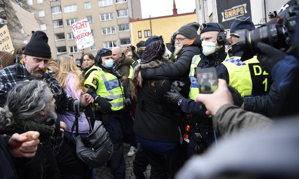 Prosvjedi protiv restriktivnih mjera u Stockholmu