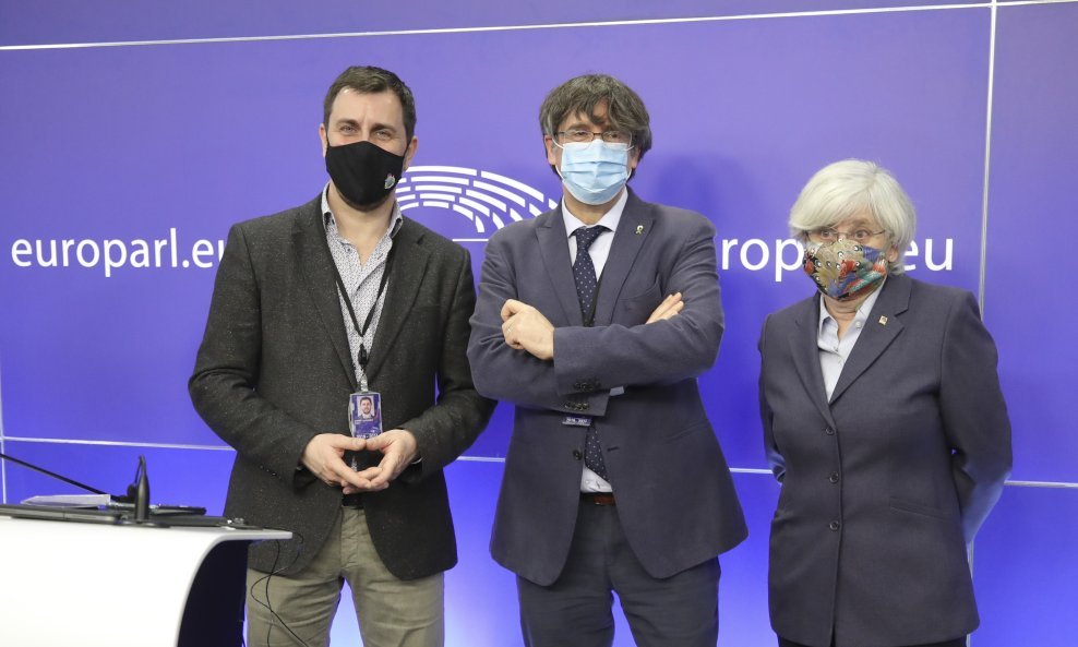 Antoni Comin, Carles Puigdemont i Clara Ponstati