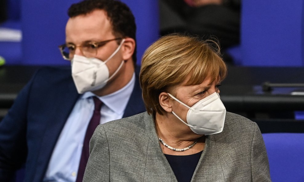 Ministar zdravstva Jens Spahn i kancelarka Angela Merkel