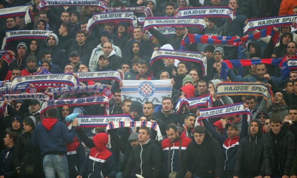 GNK Dinamo - HNK Hajduk, Torcida (4)