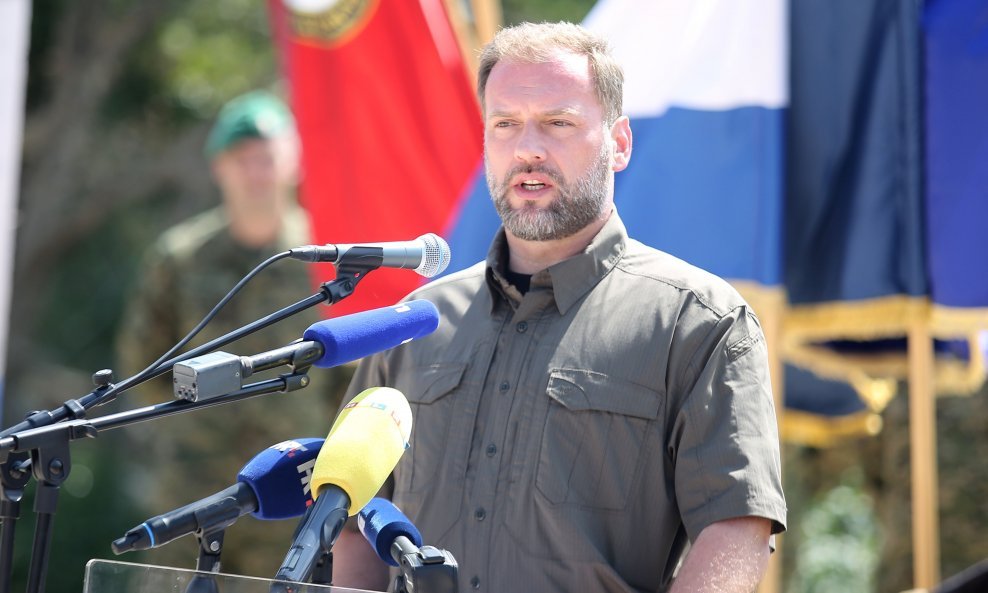 Ministar obrane i šef vukovarsko-srijemskog HDZ-a Mario Banožić