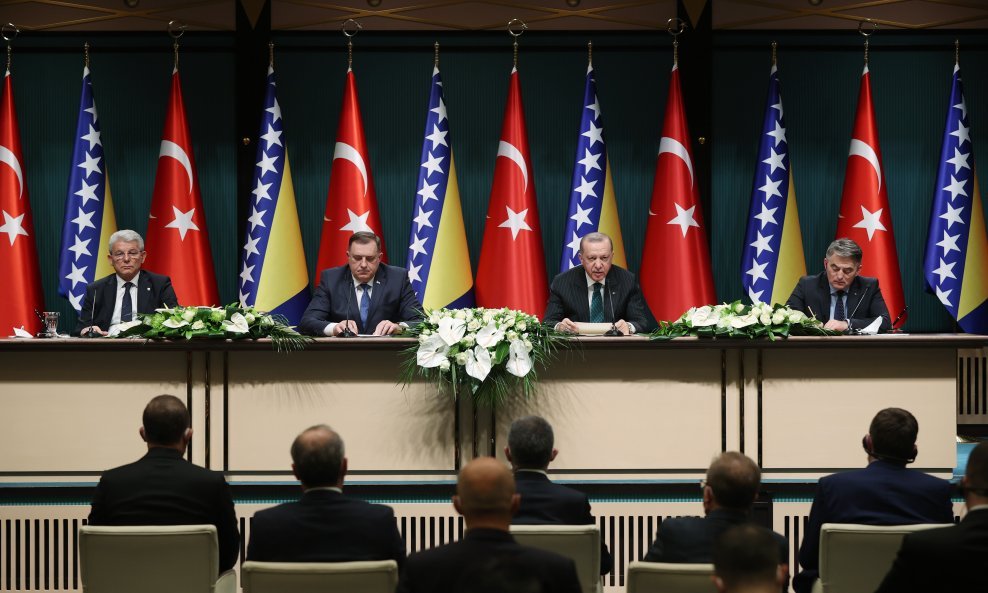 Predsjedništvo BiH se u Turskoj sastalo s predsjednikom Recepom Tayyipom Erdoganom