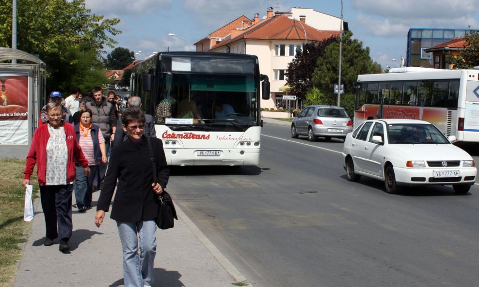 Gunja autobus