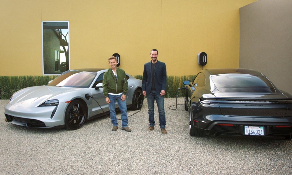 Keanu Reeves i Alex Winter testiraju Porsche Taycan Turbo