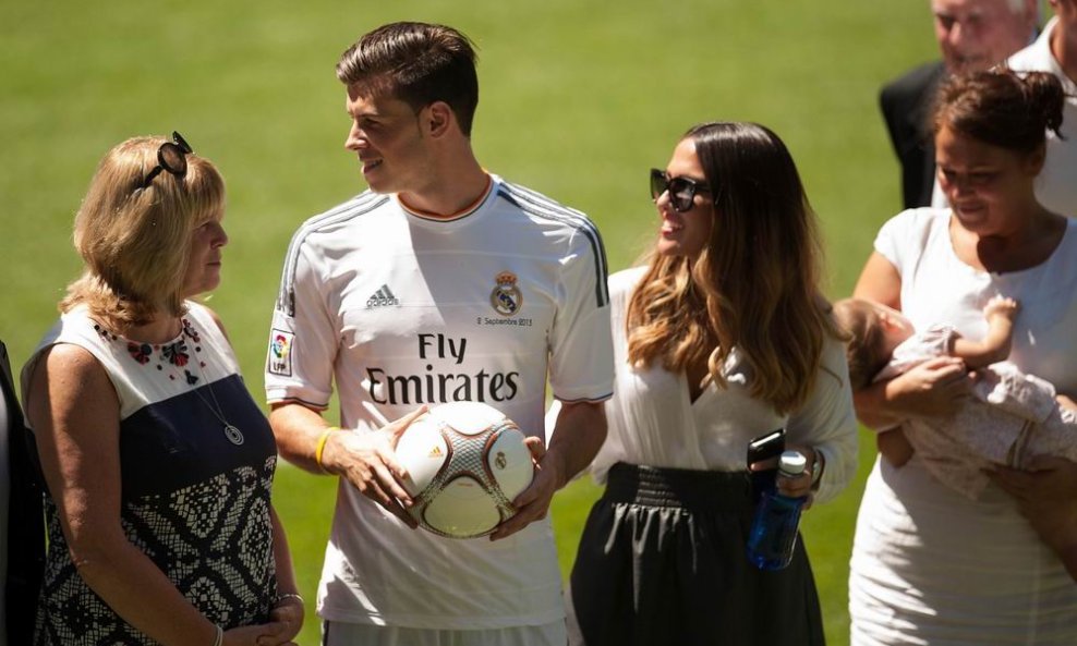 Gareth Bale i Emma Rhys Jones