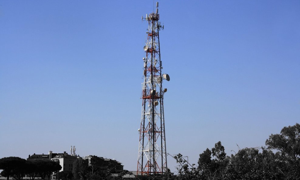 Telekomunikacijska antena - ilustracija