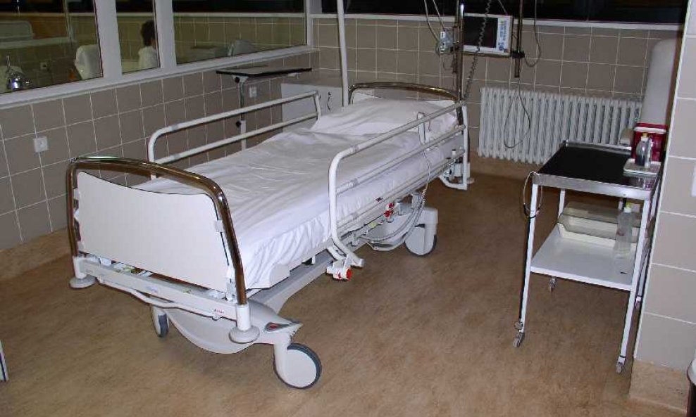 bolnica krevet