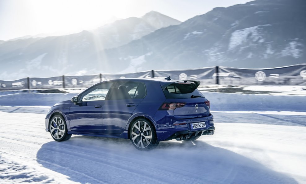 VW Golf R Winter Challenge