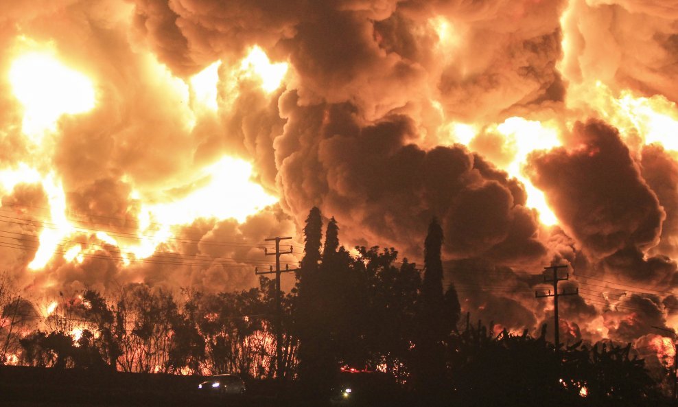Eksplozija u rafineriji nafte Balongan u Indoneziji