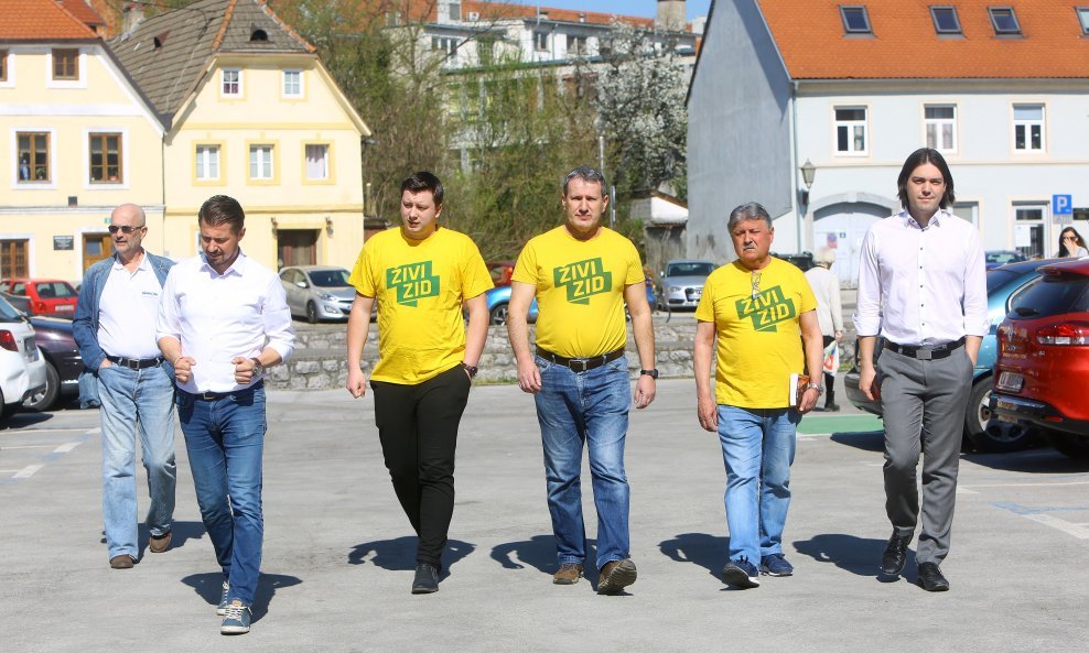 Živi zid predstavio kandidate za gradonačelnika i župana u Karlovcu