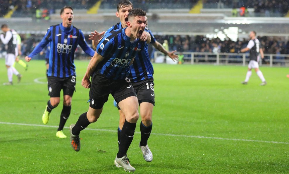 Robin Gosens - slavi svoj gol u utakmici protiv Juventusa u studenome 2019. godine