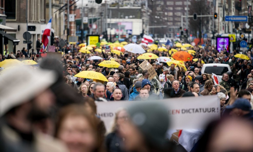 Prosvjed protiv epidemioloških mjera u Nizozemskoj