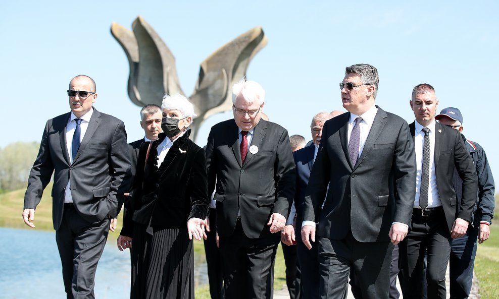 Jadranka Kosor, Ivo Josipović i Zoran Milanović na komemoraciji u Jasenovcu