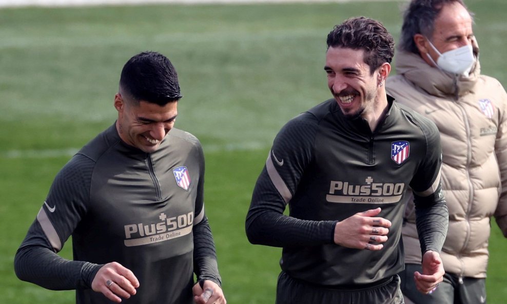 Šime Vrsaljko (desno) i Luis Suarez