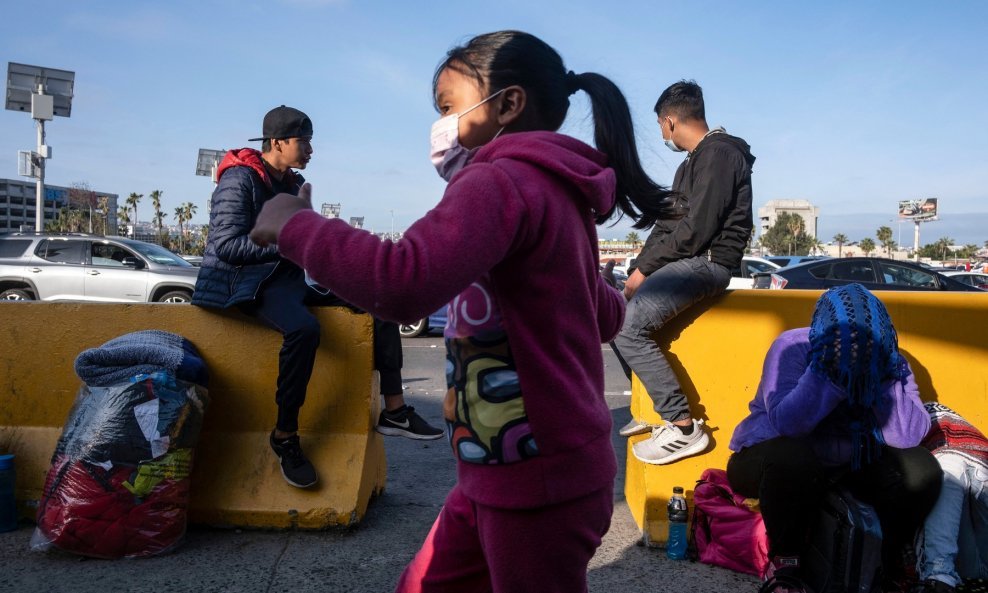 Migranti pred američkom granicom