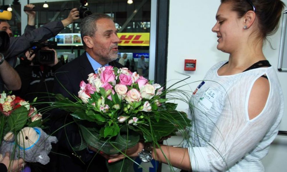 Bandić poklonio cvijeće Sandri Perković