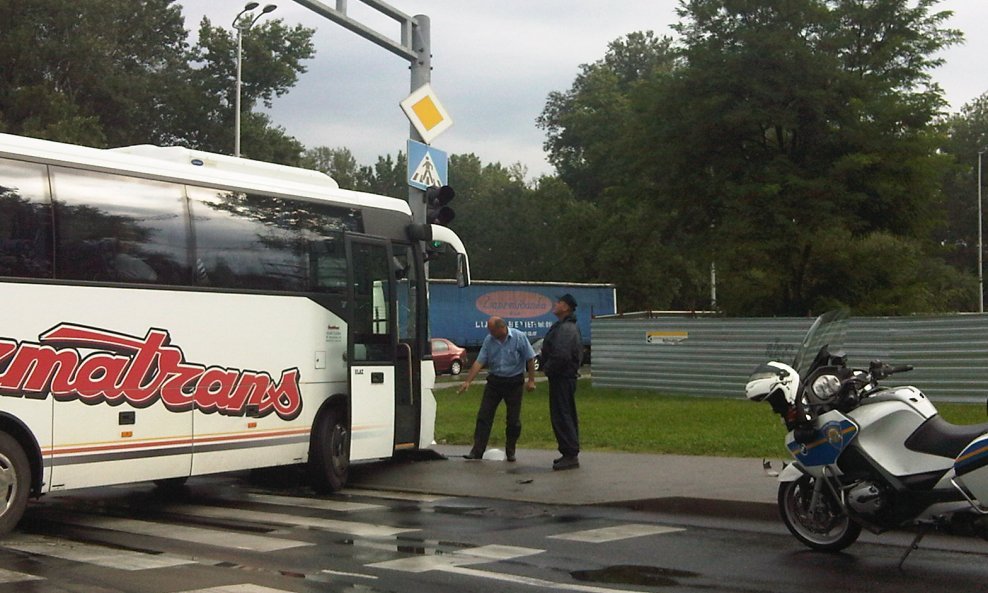 autobus, prometna