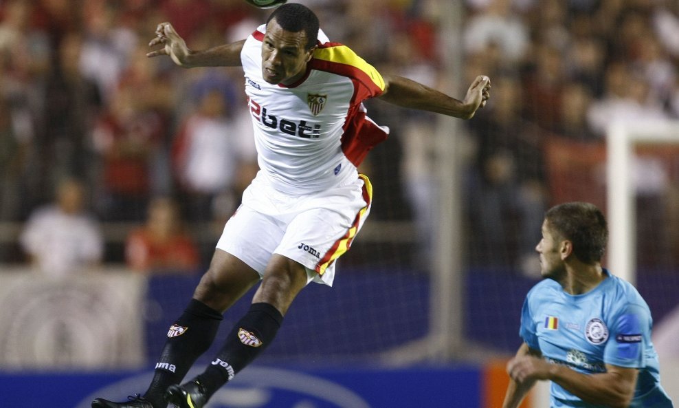 Sevilla - Unirea, Luis Fabiano