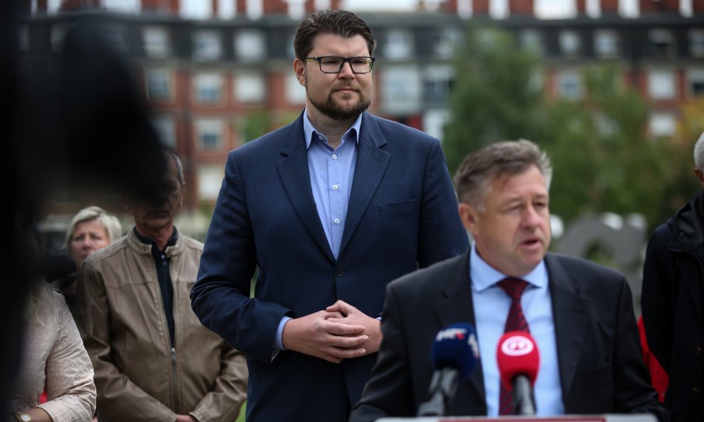 Peđa Grbin posjetio Veliku Goricu i dao podršku kandidatu SDP-a za gradonačelnika Ivi Jelušiću