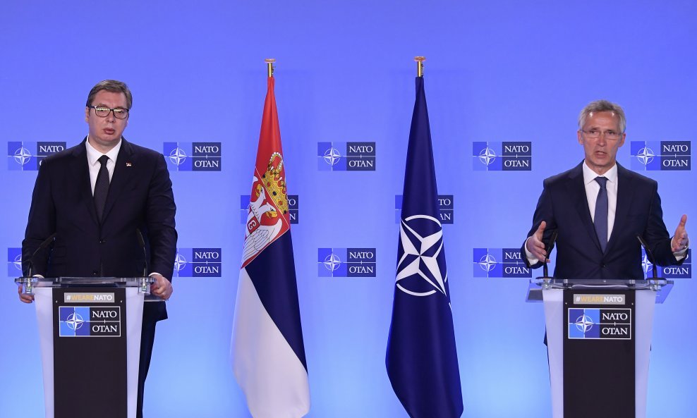 Stoltenberg i Vučić