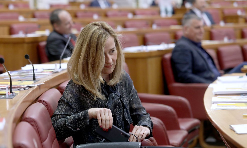 Mirela Ahmetović izabrana je za gradonačelnicu Omišlja, a Miro Bulj u drugom krugu može postati gradonačelnik Sinja