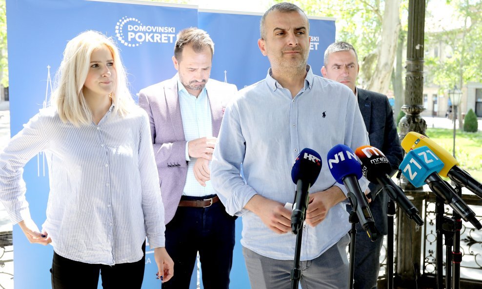 Stožer Miroslava Škore održao konferenciju za medije na zagrebačkom Zrinjevcu
