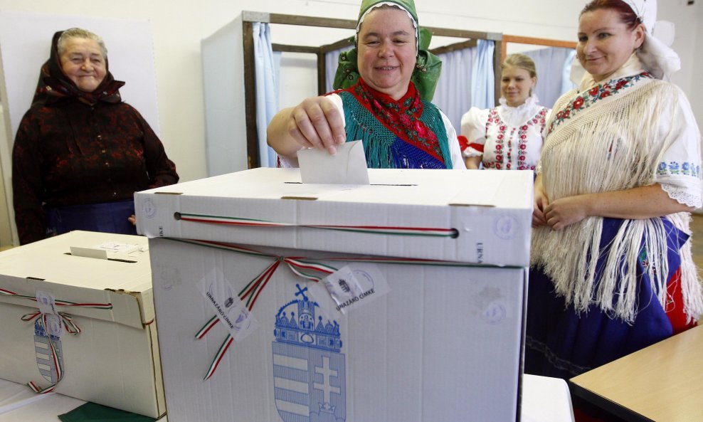 Mađarska izbori glasanje birači