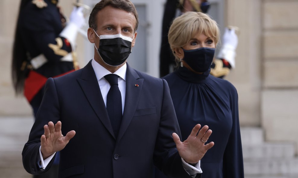 Emmanuel Macron sa suprugom Brigitte