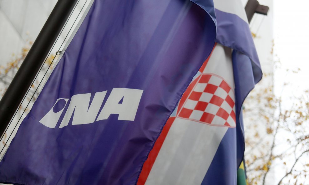 Ina Hrvatska zastave
