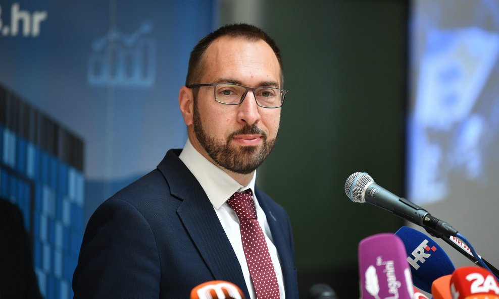 Zagrebački gradonačelnik Tomislav Tomašević zaustavio je javne nabave u gradu 'radi mjera štednje'