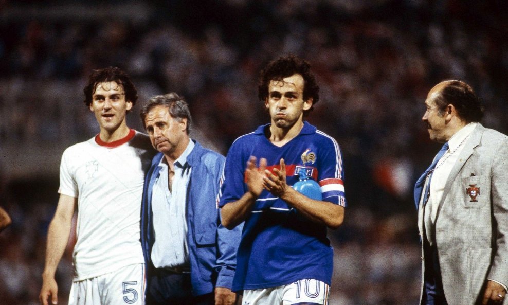 Michel Platini (u plavom dresu)