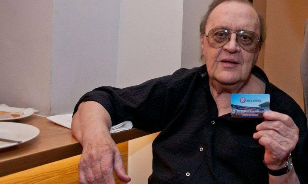 Arsen Dedić - član Hajduka