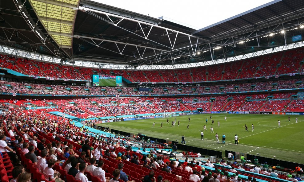 Atmosfera na Wembleyju tijekom utakmice Engleska - Hrvatska, na kojoj je bio dopušten kapacitet od četvrtine stadiona