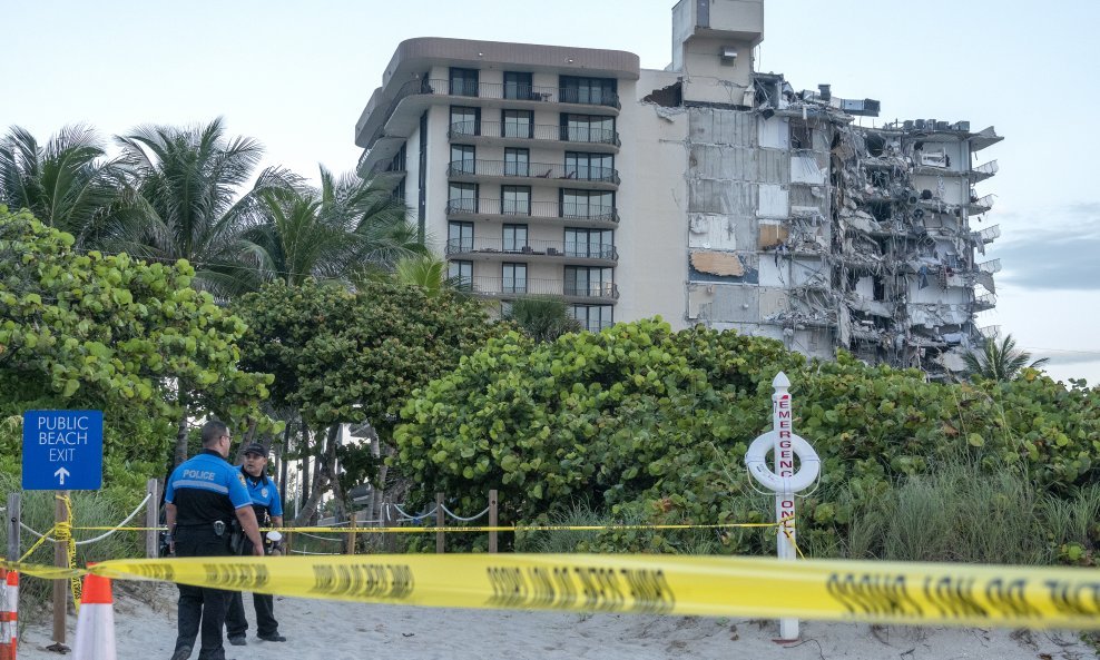 Veliki dio zgrade u predgrađu Miamija srušio se u četvrtak ujutro
