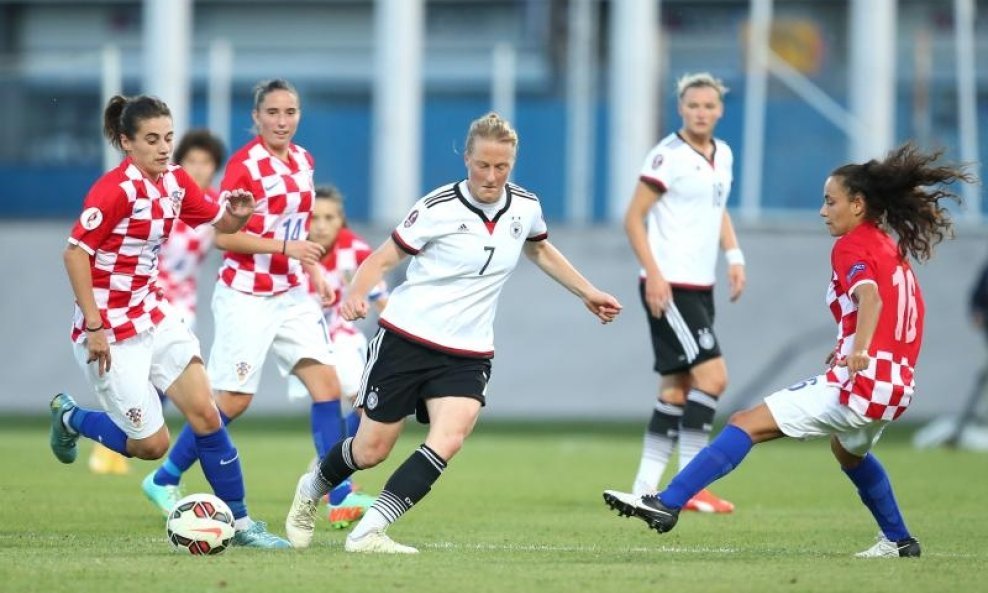 Hrvatska ženska nogometna reprezentacija Ženski nogomet