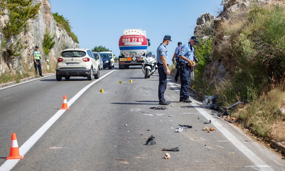 Slijetanje automobila kod Dubrovnika