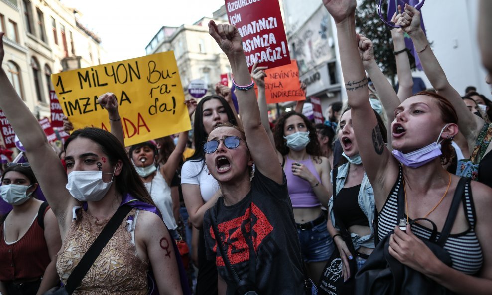Prosvjed u Turskoj protiv izlaska iz Istanbulske konvencije