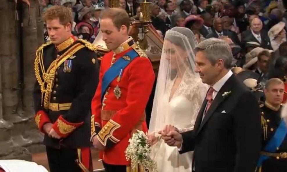 Princ William i Kate Middleton pred oltarom, kraljevsko vjenčanje