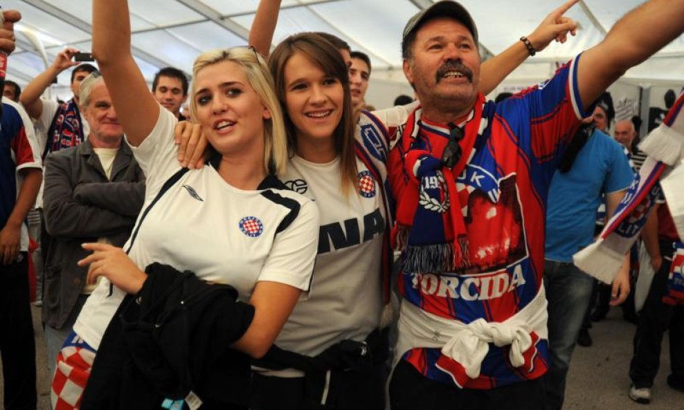 Splitske ljepotice podrška Hajduku