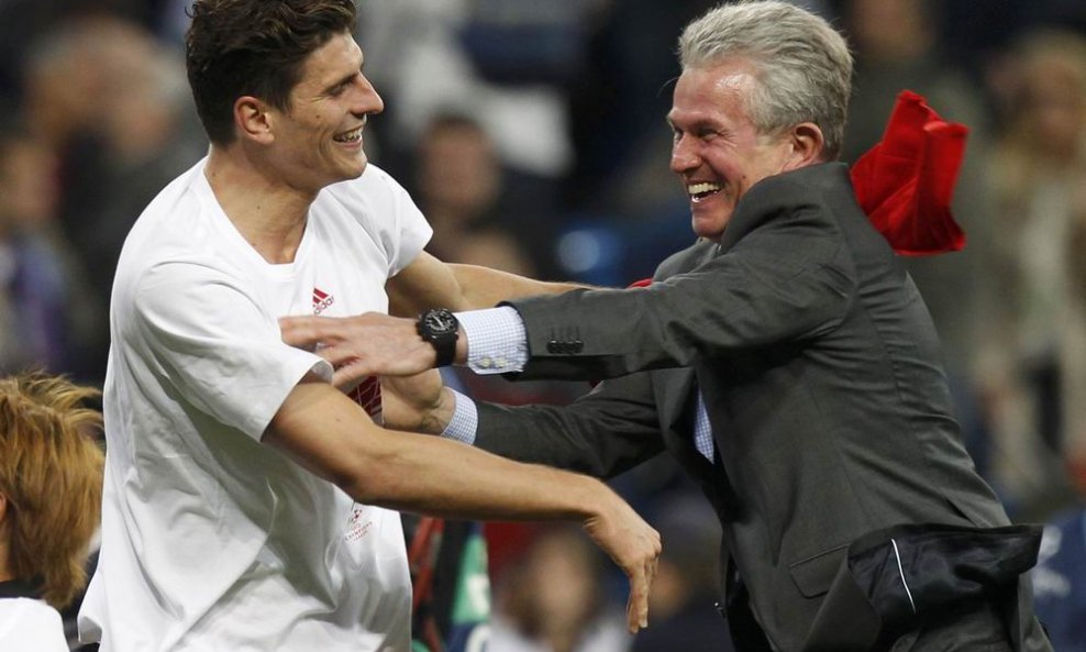 Jupp Heynckes (R) and Mario Gomez