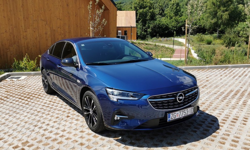 Opel Insignia Grand Sport Ultimate 2.0D AT8 174 KS