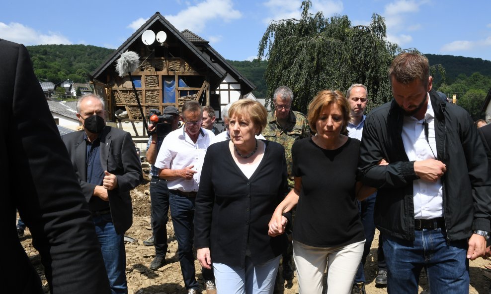 Njemačka kancelarka Angela Merkel u obilasku poplavljenih područja 18. srpnja 2021.