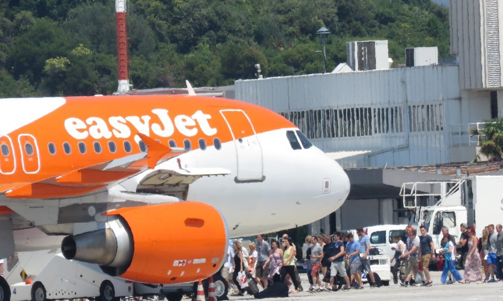 Easyjet Split