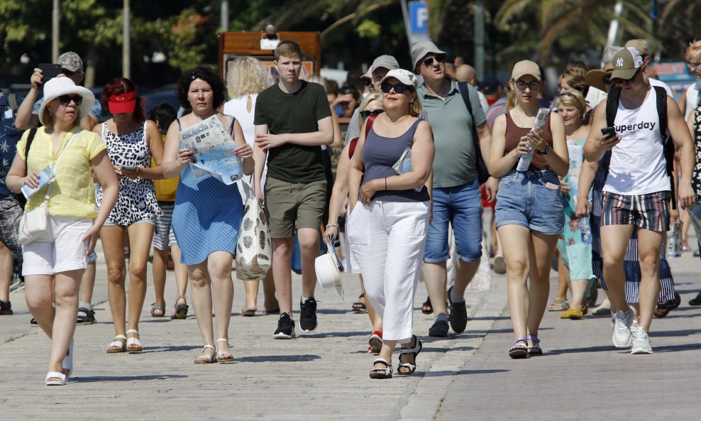 Turisti u Makarskoj