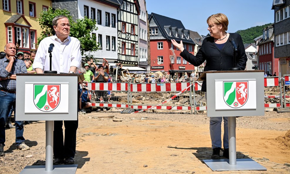 Armin Laschet i Angela Merkel