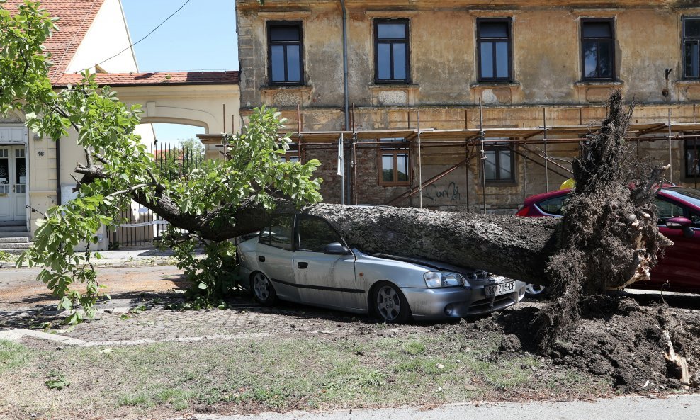 Nevrijeme u Sisku